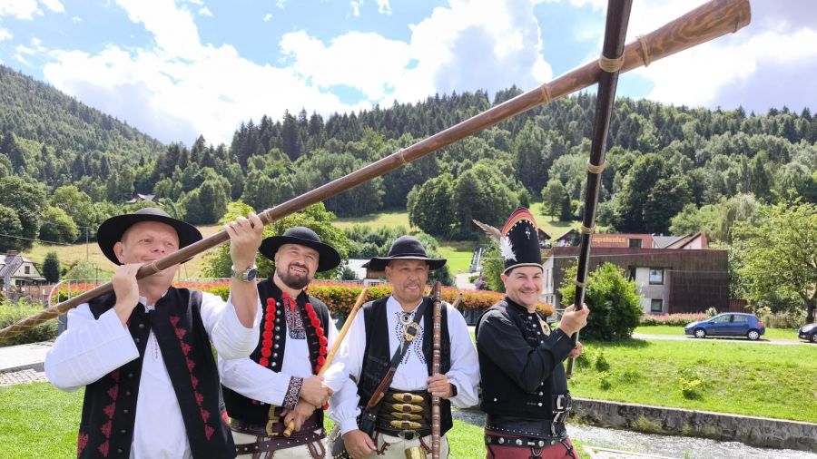 W Szczyrku dzień folkloru pasterskiego - to unikatowa kultura i muzyka góralska. Fot. Ireneusz Kaznocha TVP3 Katowice