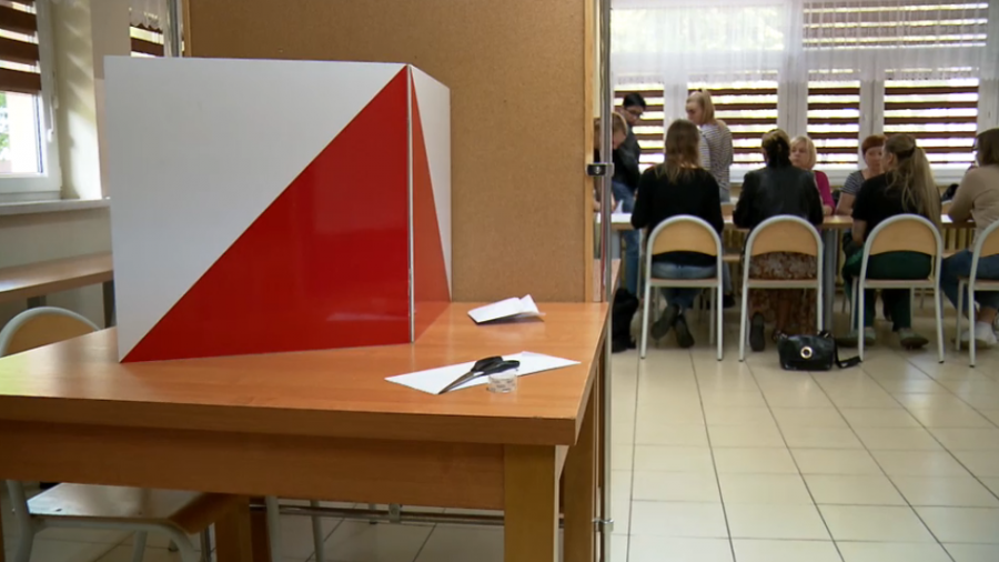 Ostatnie przygotowania do głosowania. W niedzielę II tura wyborów prezydenckich