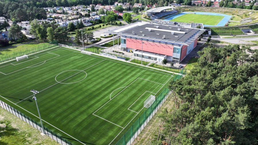 Piła. Wiele miast chciałoby mieć takie boisko. FIFA jest za (fot. Miasto Piła)