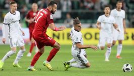Marcin Wasilewski i Carlitos w meczu Legia – Wisła (Fot. PAP)