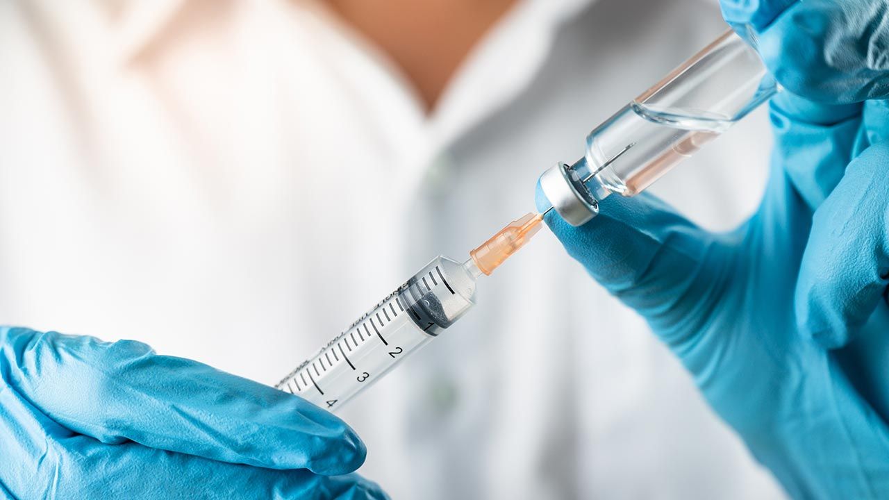 Pod koniec maja, świat obiegła informacja, że chlorokina nie tylko nie działa, ale w dodatku jest toksyczna (fot. Shutterstock/ PhotobyTawat) Pod koniec maja, świat obiegła informacja, że chlorokina nie tylko nie działa, ale w dodatku jest toksyczna (fot. Shutterstock/ PhotobyTawat)