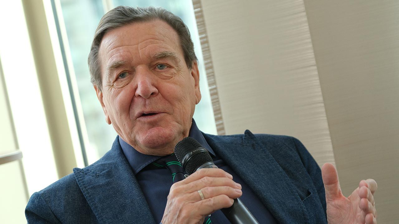 Byłego kanclerza zaprosili posłowie prorosyjskiej Die Linke (fot. Sean Gallup/Getty Images) Byłego kanclerza zaprosili posłowie prorosyjskiej Die Linke (fot. Sean Gallup/Getty Images)