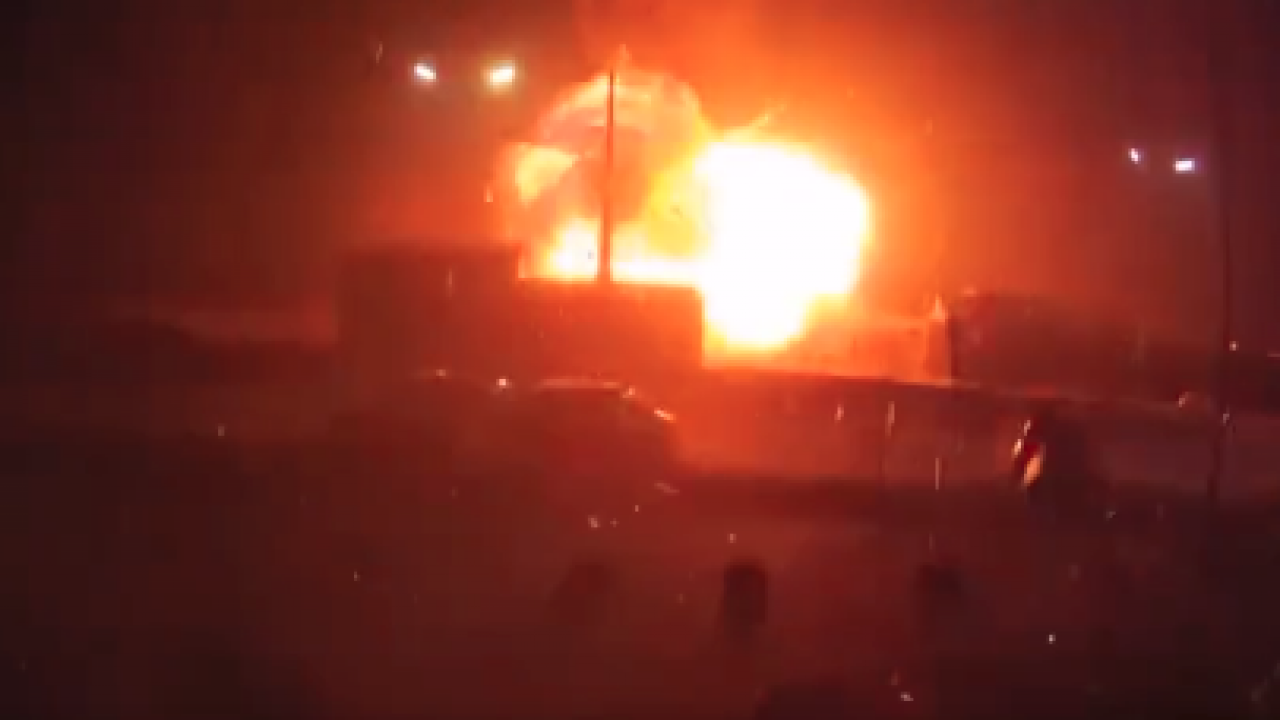 Kijów się broni. Na Ukrainę spadają kolejne rosyjskie bomby (fot. Twitter.com/NEXTA)