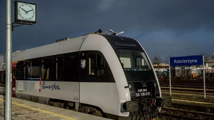 Pociąg PKM na stacji Kościerzyna fot. gdansk.pl/ Mateusz Ochocki/ KFP