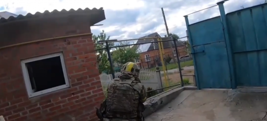 Баі ў Ваўчанску. Скрыншот з (відэа: Русский Добровольческий Корпус / Telegram)