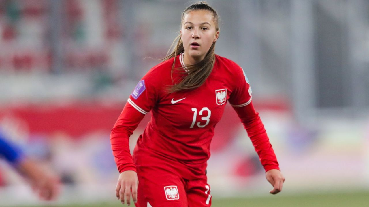 Emilia Szymczak jest najmłodszą piłkarką reprezentacji Polski (fot. Getty Images)