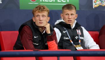 Mateusz Kowalczyk był powołany do reprezentacji Polski na wrześniowe spotkania ze Szkocją i Chorwacją, ale nie zdołał zadebiutować w 