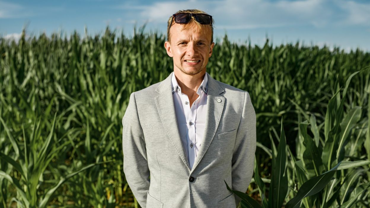 Ostatni z rolników, Paweł, hoduje krowy. Jednak bardzo nietypową odmianę, bo szkockie (fot. TVP)