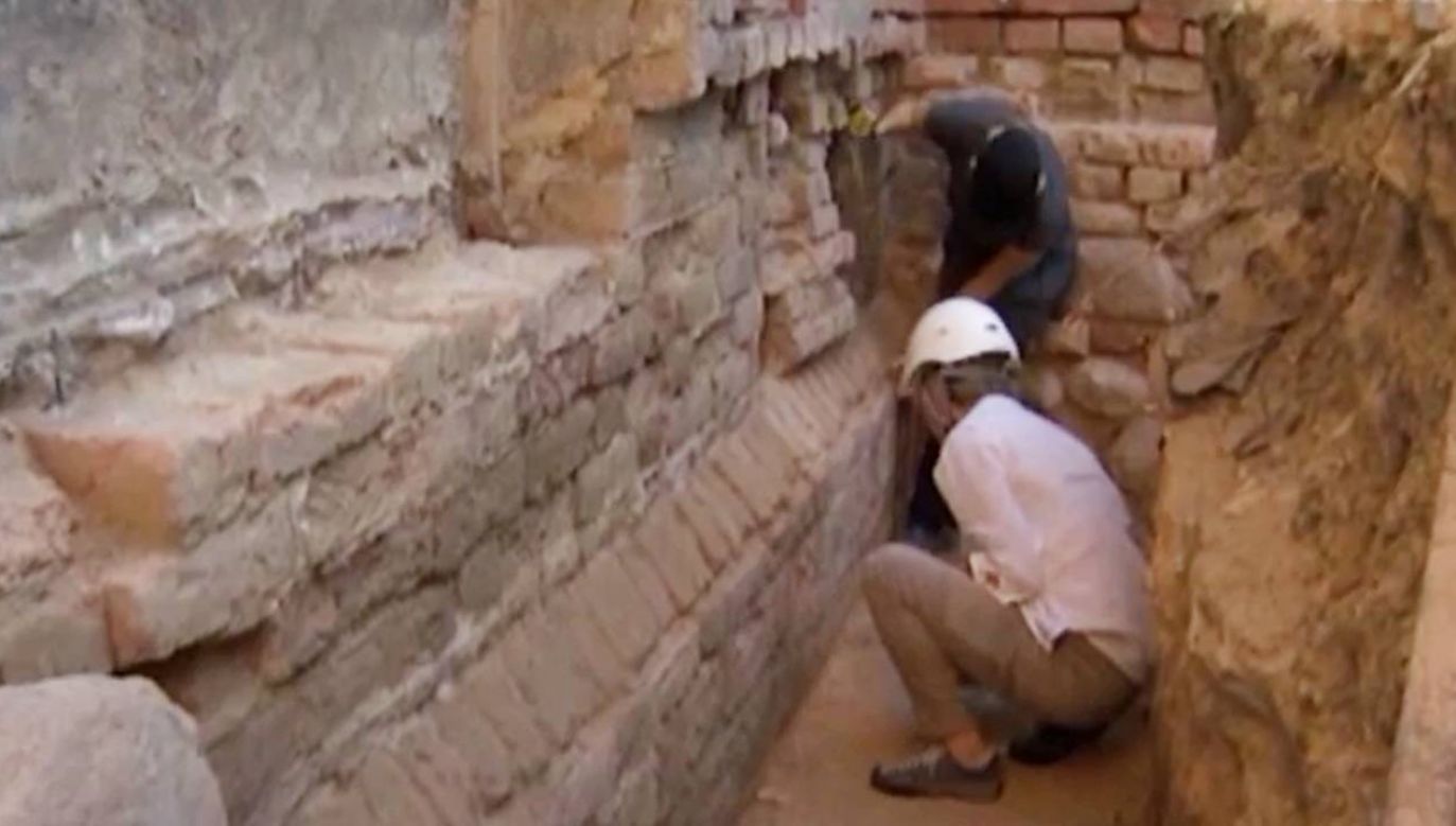 Archeolodzy są zaskoczeni odkryciem (fot. TVP3 Poznań)