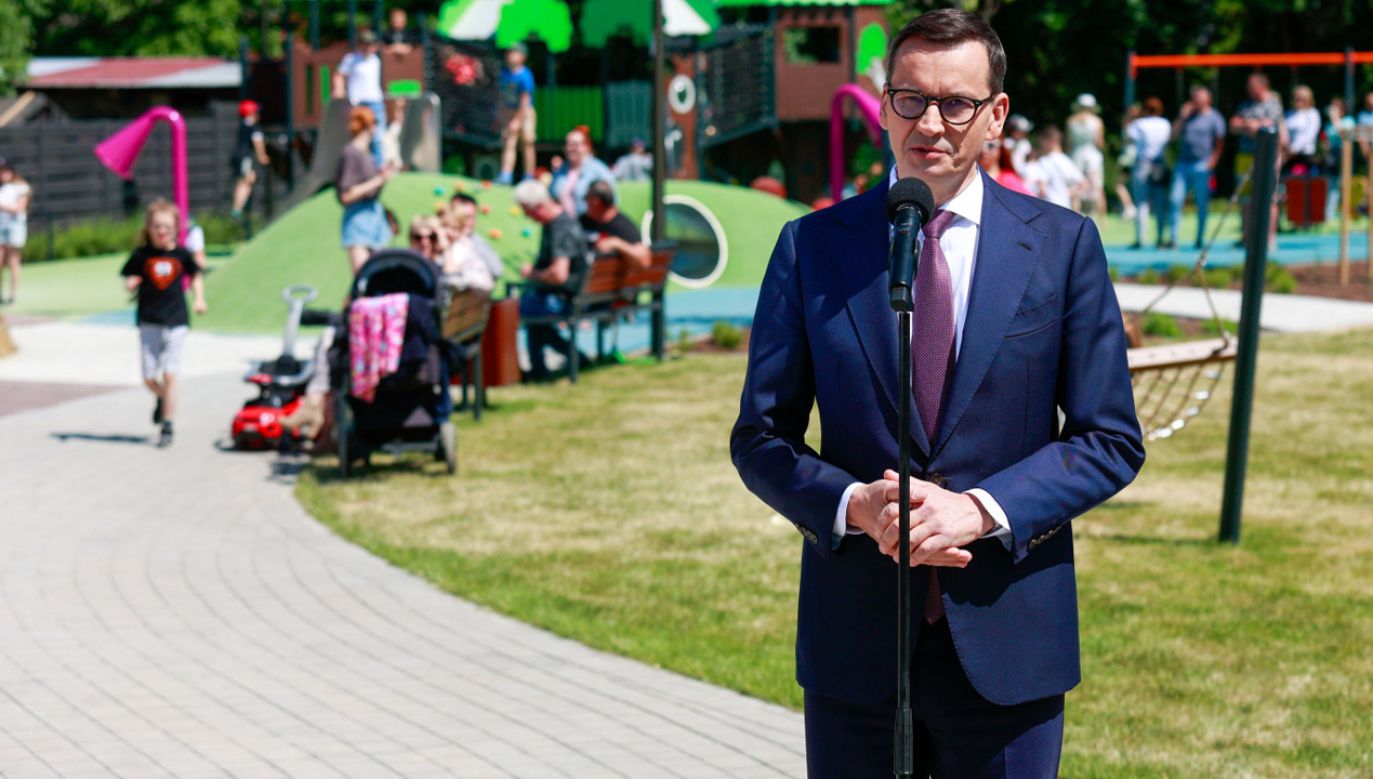 Szef rządu odwiedził woj. dolnośląskie w ramach „Trasy dotrzymanego słowa” (fot. PAP/Tomasz Golla)