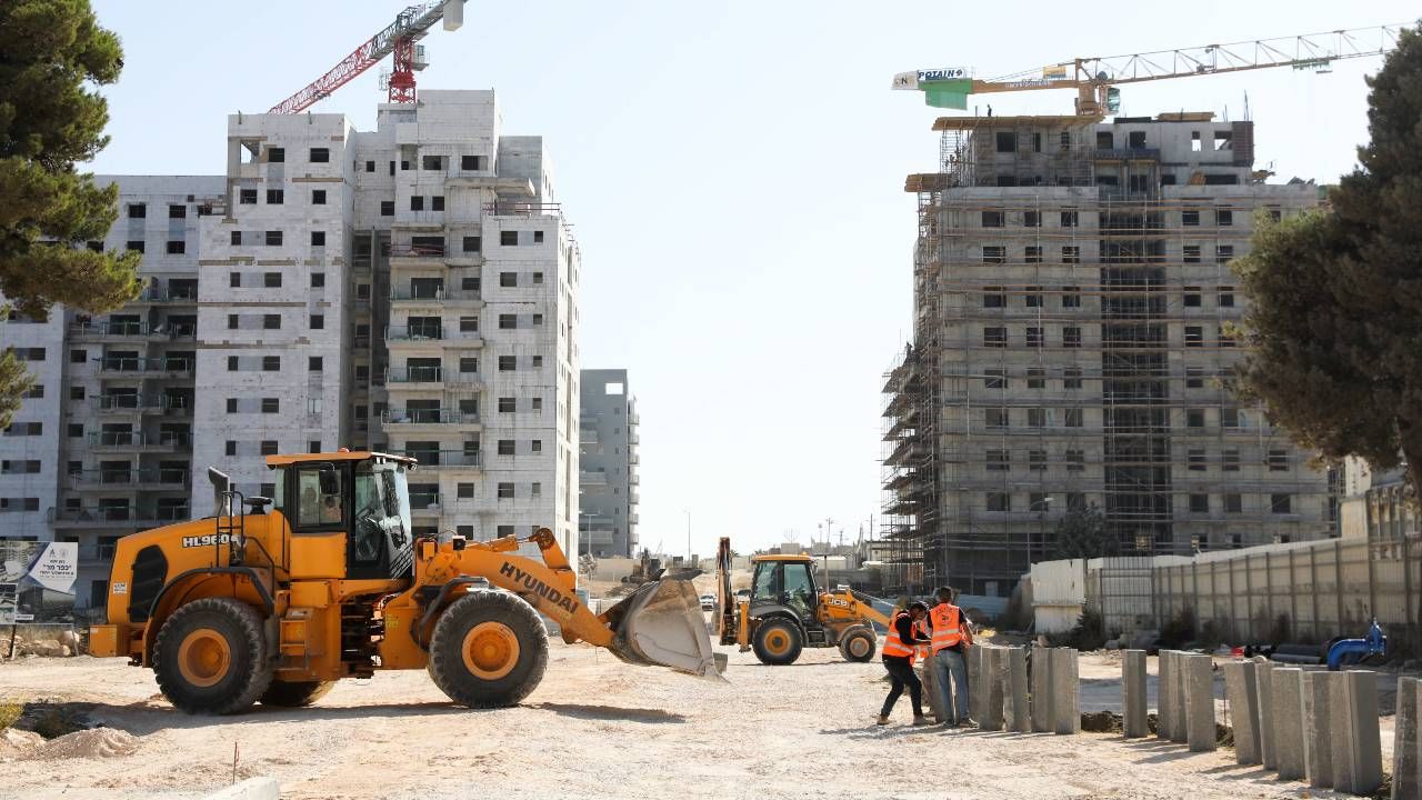 Izrael buduje osiedla na okupowanych terytoriach palestyńskich (fot. PAP/EPA/ABIR SULTAN)