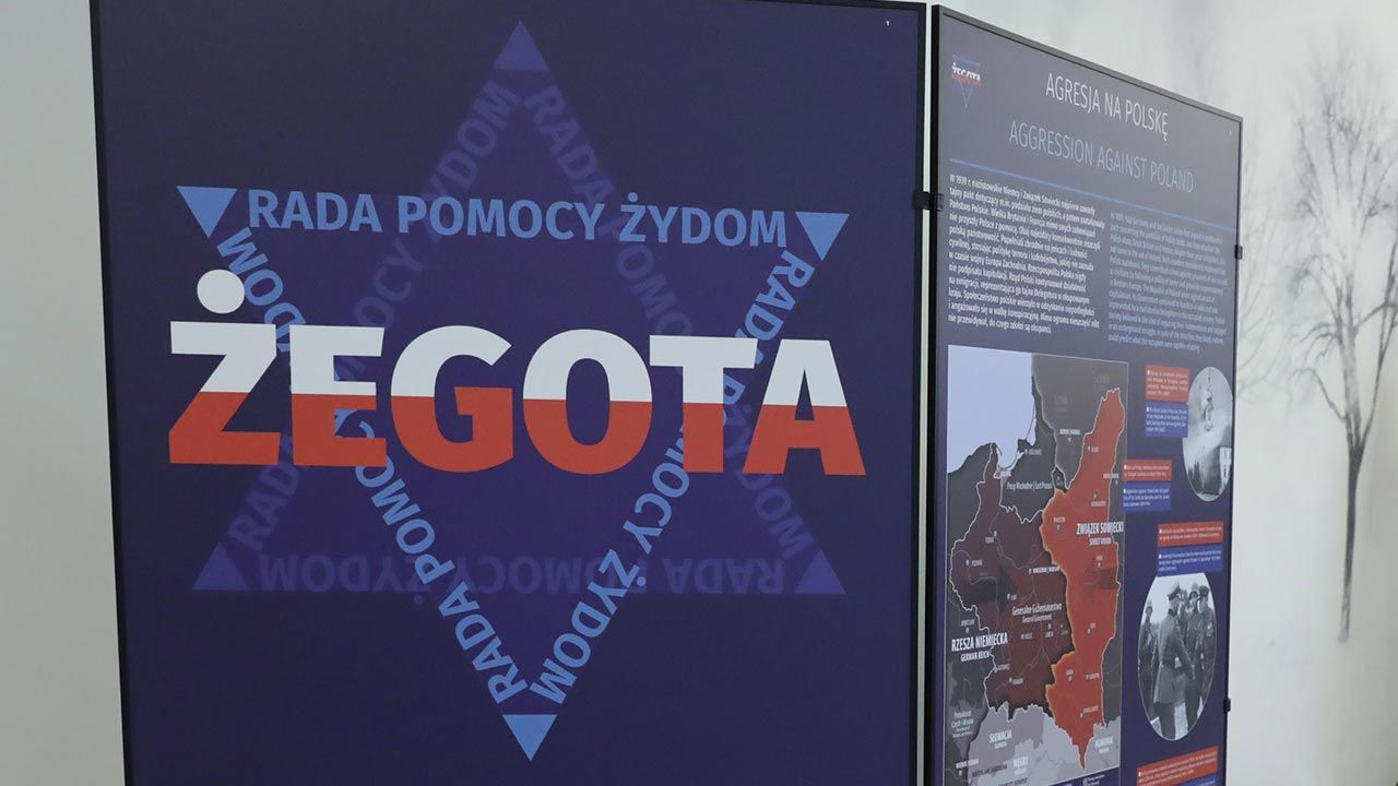 „Polacy ratujący Żydów na równi z obrońcami Rzeczypospolitej i żołnierzami Armii Krajowej” (fot. PAP/Tomasz Gzell) „Polacy ratujący Żydów na równi z obrońcami Rzeczypospolitej i żołnierzami Armii Krajowej” (fot. PAP/Tomasz Gzell)
