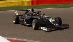 Kacper Sztuka na podium na torze Spa-Franchorchamps (fot. TVP)