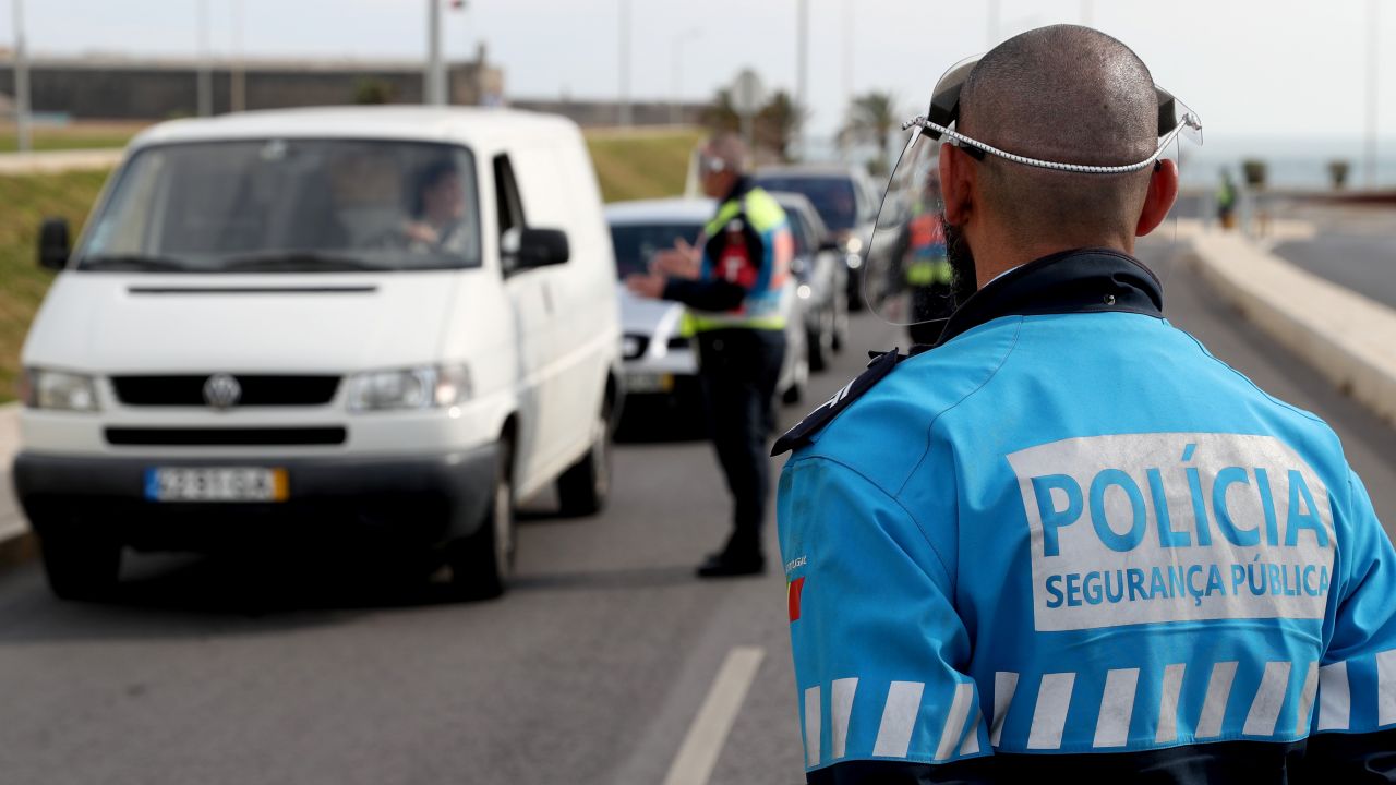 Przewodniczący portugalskiej Izby Lekarskiej w wywiadzie dla telewizji RTP wyraził przekonanie, że epidemia w tym kraju potrwa jeszcze kilka miesięcy(fot. Pedro Fiúza/NurPhoto via Getty Images) Przewodniczący portugalskiej Izby Lekarskiej w wywiadzie dla telewizji RTP wyraził przekonanie, że epidemia w tym kraju potrwa jeszcze kilka miesięcy(fot. Pedro Fiúza/NurPhoto via Getty Images)