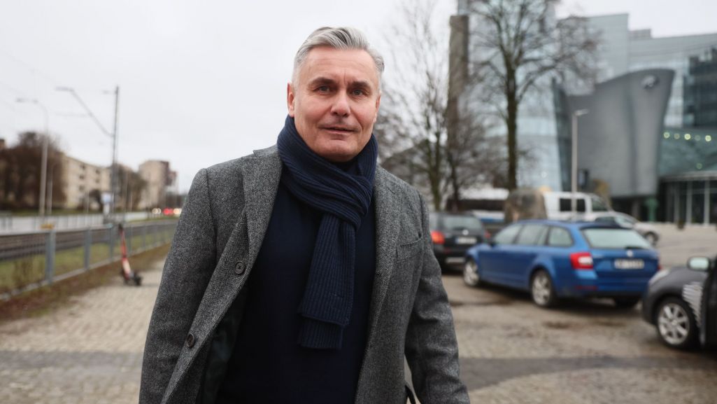 Marek Czyż, znany dziennikarz radiowy i telewizyjny, prowadzi program informacyjny Telewizji Polskiej „19.30”. Fot. Leszek Szymański/PAP