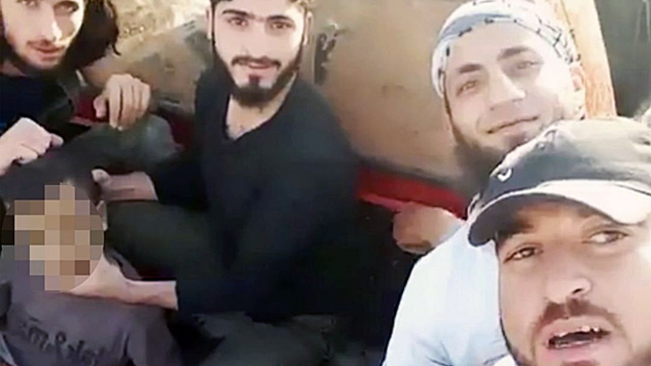 Członkowie Ruchu Nour al-Din al-Zenki przeprowadzili egzekucję palestyńskiego dziecka (fot. YT) Członkowie Ruchu Nour al-Din al-Zenki przeprowadzili egzekucję palestyńskiego dziecka (fot. YT)