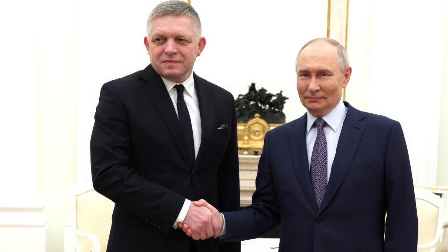 Fico spotkał się z Władimirem Putinem (fot. Alexander Kazakov/Kremlin Pool / Zuma Press / Forum)