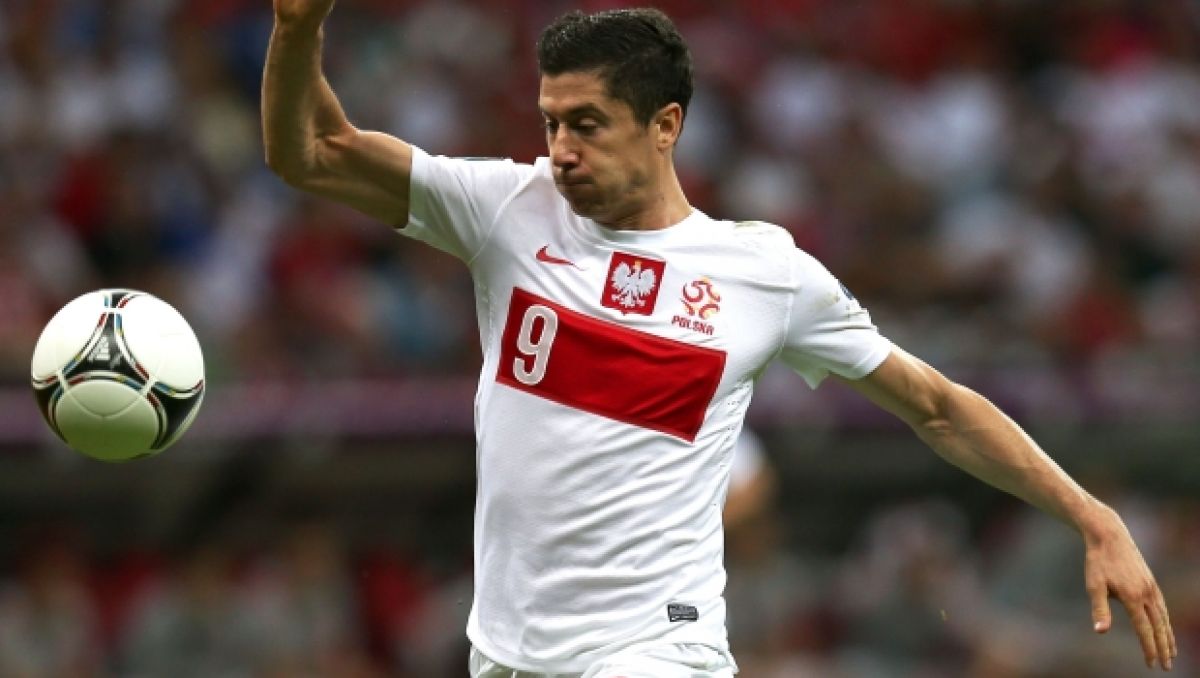 Robert Lewandowski strzelił gola w meczu z Grecją (fot. Getty Images) Robert Lewandowski strzelił gola w meczu z Grecją (fot. Getty Images)