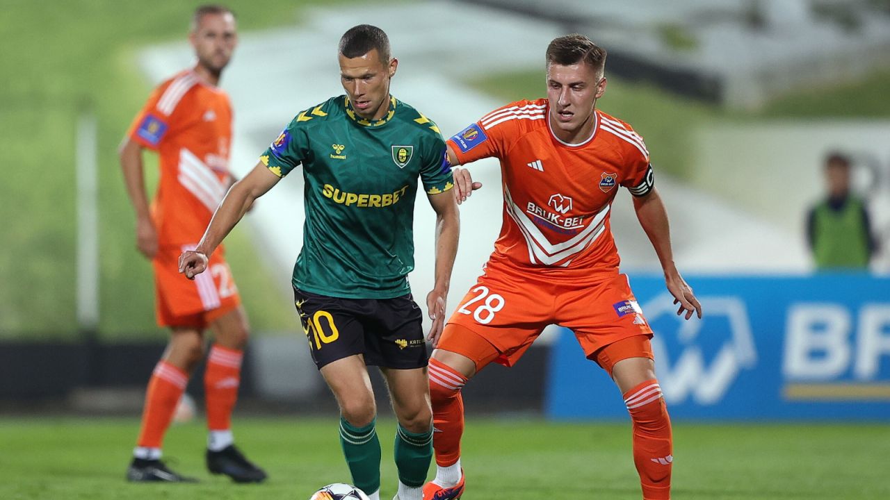 Maciej Ambrosiewicz w meczu z GKS-em Katowice (fot. PAP)