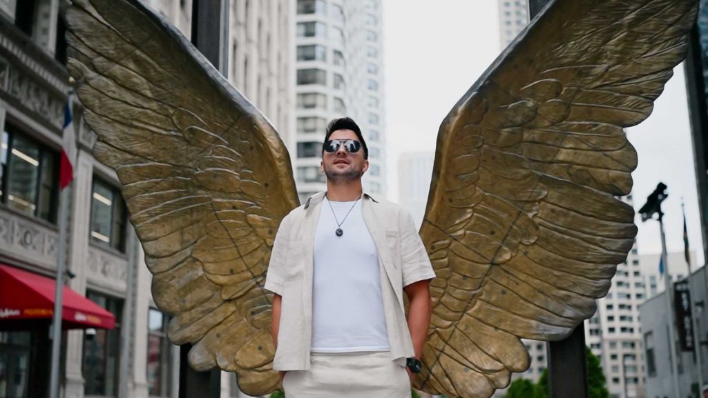 Łukasz był tak pochłonięty pracą w Chicago, że nie znalazł czasu na miłość. Fot. Endemol/ TVP