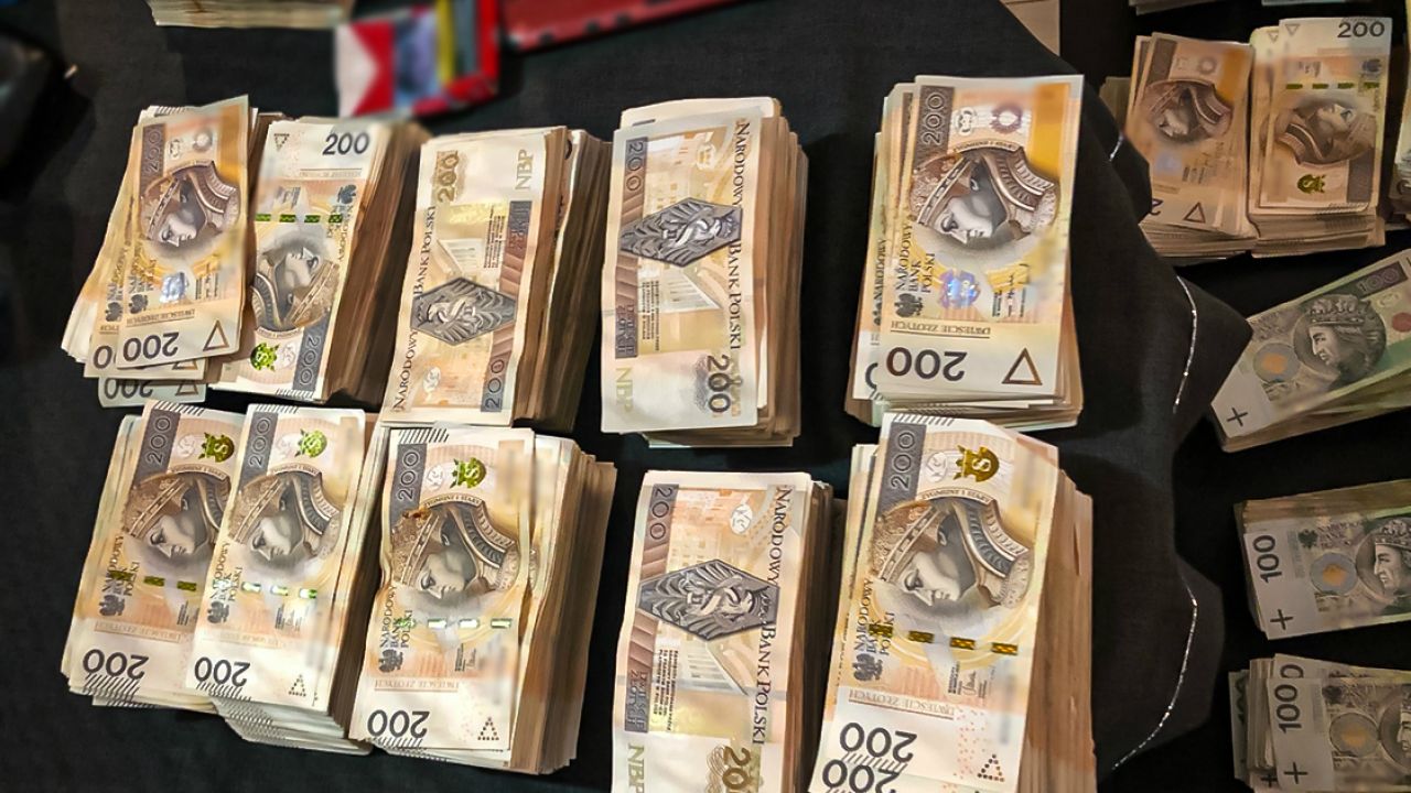 Oszuści zarobili dzisiątki milionów złotych (fot. CBŚP) Oszuści zarobili dzisiątki milionów złotych (fot. CBŚP)