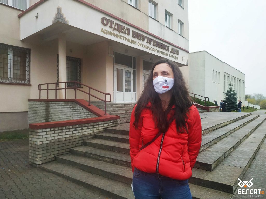 Іна Зайцава выйшла на волю. Горадня, Беларусь. 3 лістапада 2020 года. (Фота: Белсат)