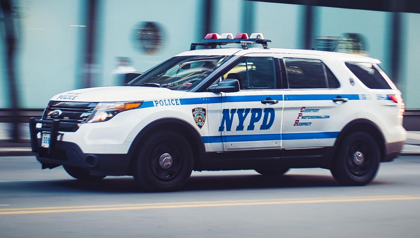 Kierowca zaczął uciekać przed policją (fot. Shutterstock)