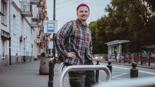 Мастак Міхась Мішук. Варшава, Польшча. 10 ліпеня 2025 года. Фота: Рауль Дзюк / Белсат