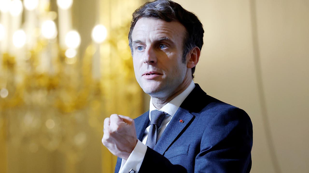 Emmanuel Macron chce zmian w Karcie Praw Podstawowych UE (fot. PAP/EPA/LUDOVIC MARIN / POOL)