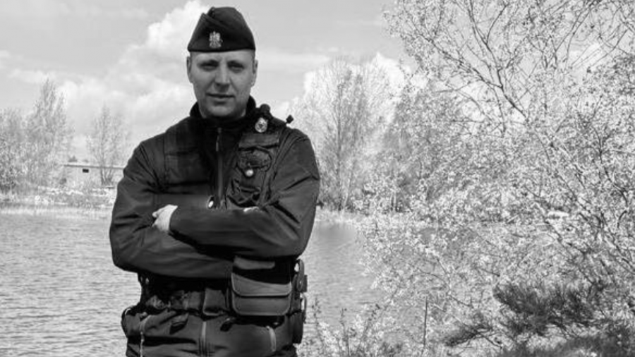 Szczytniki Czerniejewskie, powiat gnieźnieński, śmiertelny wypadek, przejazd kolejowy, nie żyje policjant, Adam Zdrojewski (fot. KPP Gniezno)