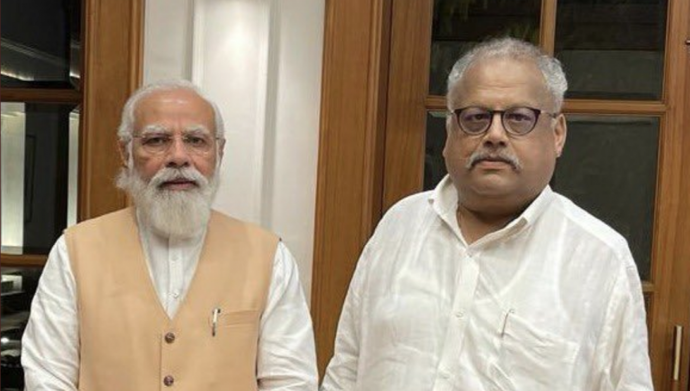 Rakesh Jhunjhunwala (z prawej) miał 62 lata (fot. Twitter)