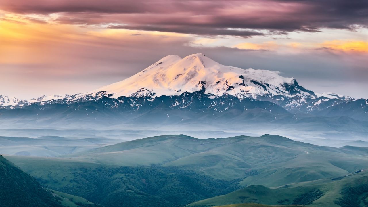 Elbrus ma 5642 metry wysokości (fot. Shutterstock) Elbrus ma 5642 metry wysokości (fot. Shutterstock)