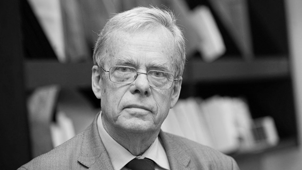 Prof. Rowiński zmarł w piątek po rocznych zmaganiach z białaczką (fot. arch.) Prof. Rowiński zmarł w piątek po rocznych zmaganiach z białaczką (fot. arch.)