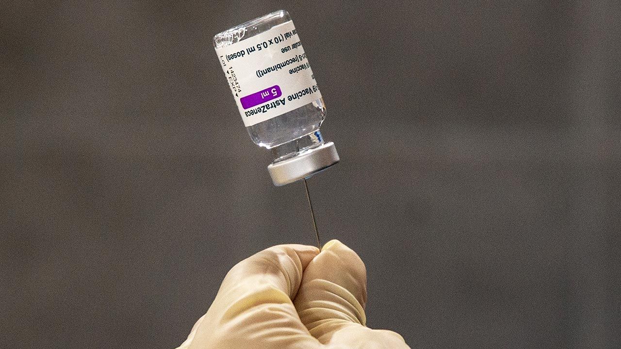 Efekty uboczne po szczepionce AstraZeneca są bardzo rzadkie (fot. Ivan Romano/Getty Images) Efekty uboczne po szczepionce AstraZeneca są bardzo rzadkie (fot. Ivan Romano/Getty Images)