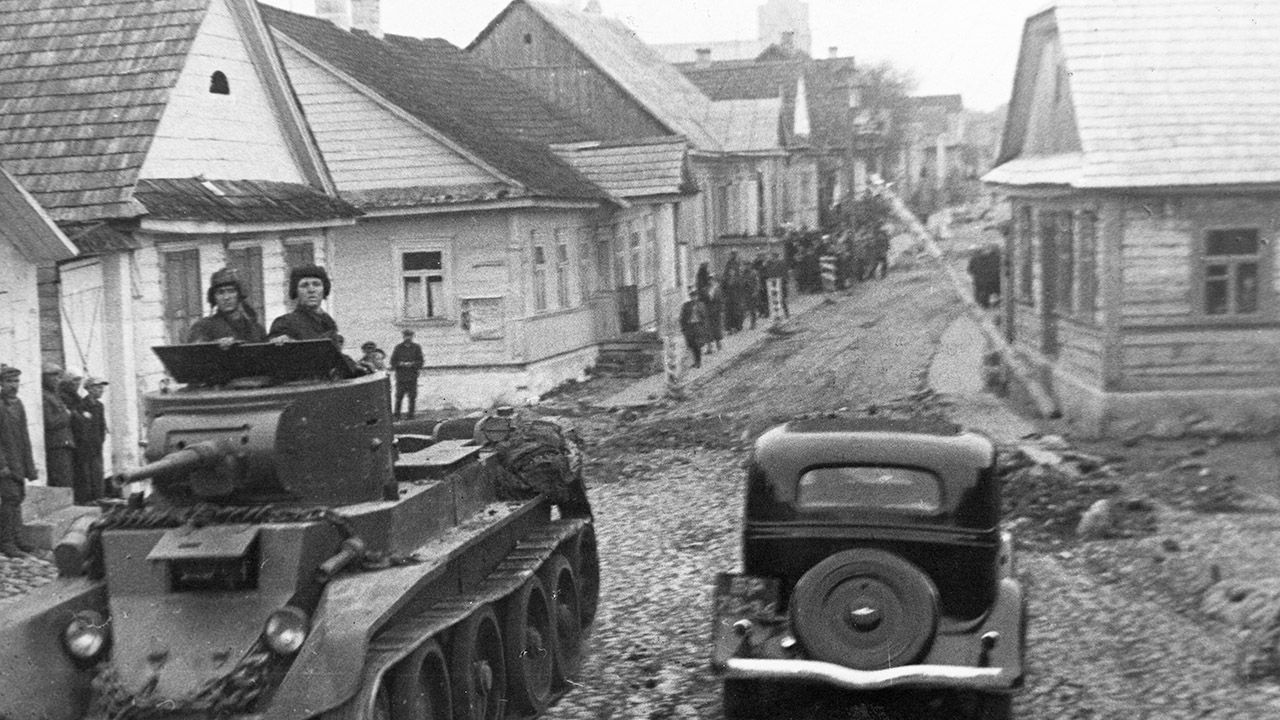 Rosja wciąż uważa, że Armia Czerwona niosła wyzwolenie (fot. Sovfoto/Universal Images Group via Getty Images) Rosja wciąż uważa, że Armia Czerwona niosła wyzwolenie (fot. Sovfoto/Universal Images Group via Getty Images)