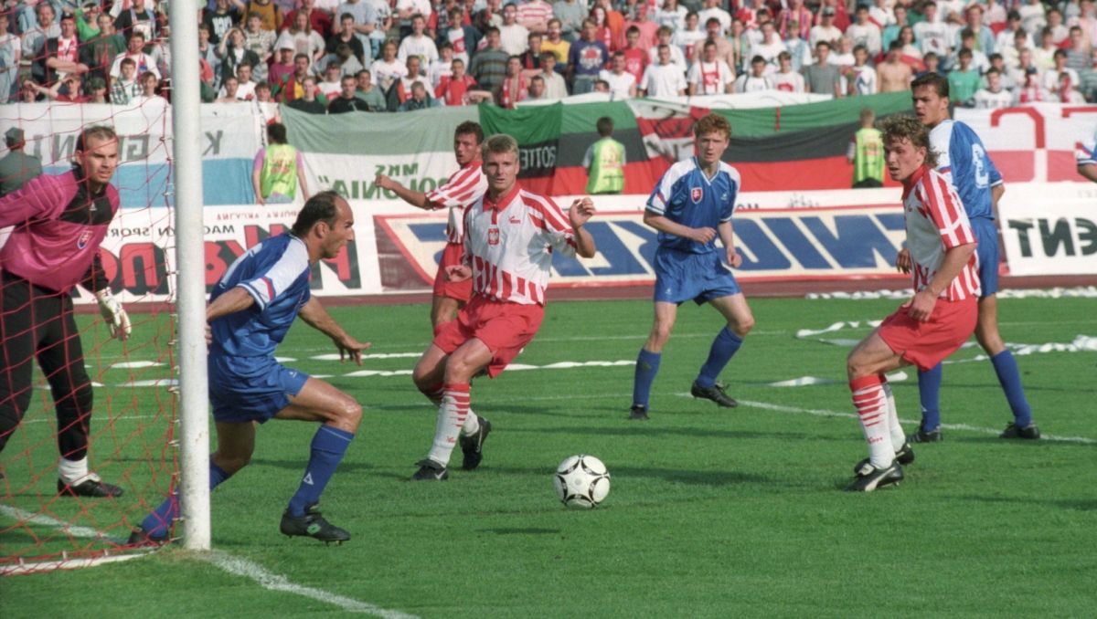 22 lata temu przegraliśmy ze Słowacją w Bratysławie 1:4 (fot. PAP/Paweł Kopczyński) 22 lata temu przegraliśmy ze Słowacją w Bratysławie 1:4 (fot. PAP/Paweł Kopczyński)