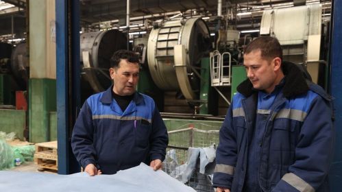 Грамадзяне Туркменістану працуюць на Менскім вытворча-гарбарным аб’яднанні ў Гатава, Беларусь. Травень 2025 года. Фота: БелТА