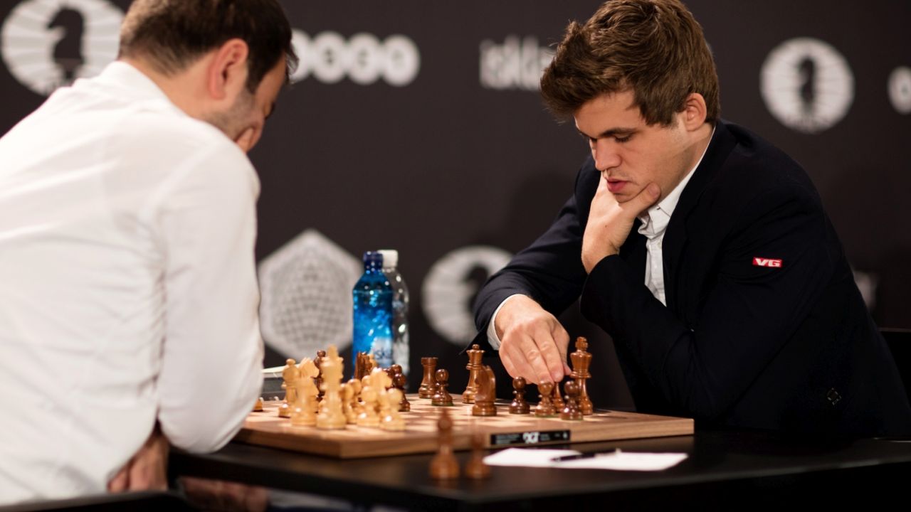 чемпион мира по шахматам магнус карлсен. магнус карлсен 2022. магнус карлсен 2017. матус карлсон шахматист. магнус карлсен и лив тайлер.