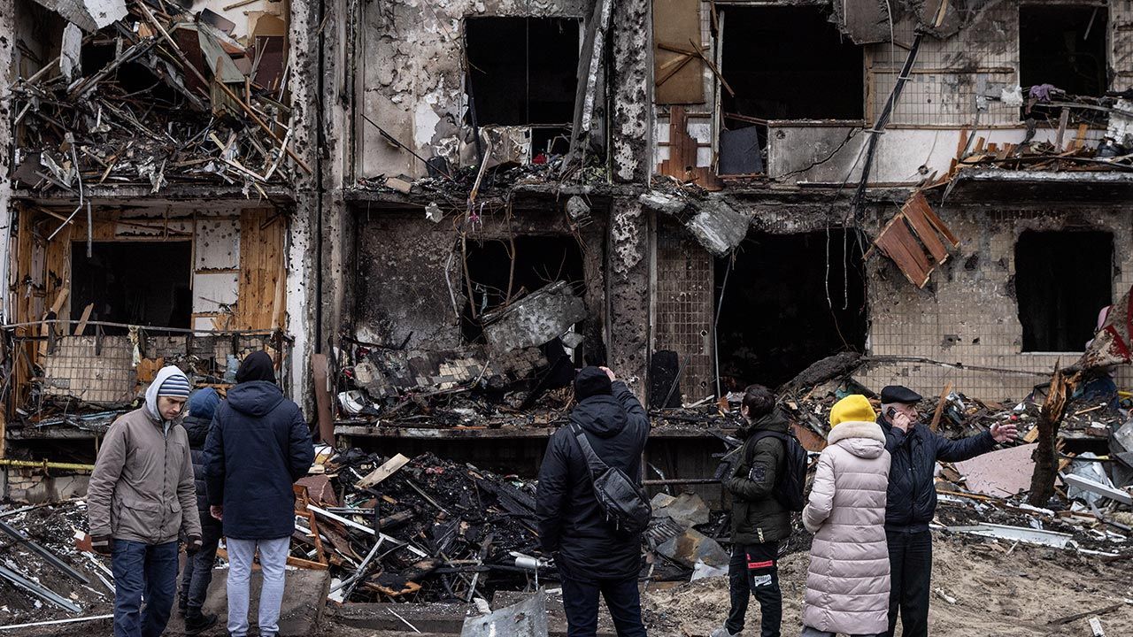 Mijają dwa miesiące od inwazji Rosji na Ukrainę (fot. Chris McGrath/Getty Images)