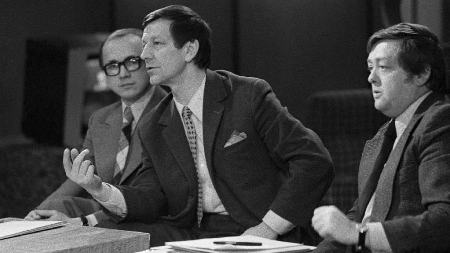 Współtwórcy Studia 2, popularnego programu Telewizji Polskiej emitowanego w latach 1974-83. W środku Eugeniusz Pach, z lewej Edward Mikołajczyk, z prawej Mariusz Walter. Zdjęcie z 1975 roku. Fot. TVP/M. Stankiewicz
