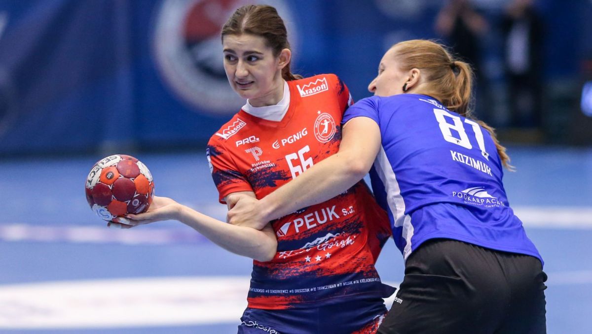 Dwa weekendowe mecze PGNiG Superligi kobiet zostały odwołane ze względu na COVID-19 (fot. PGNiG Superliga kobiet / Piotrcovia Piotrków Trybunalski) Dwa weekendowe mecze PGNiG Superligi kobiet zostały odwołane ze względu na COVID-19 (fot. PGNiG Superliga kobiet / Piotrcovia Piotrków Trybunalski)