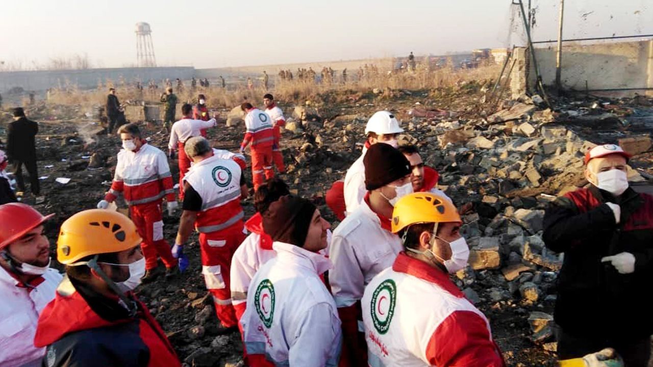 W katastrofie zginęło 176 osób (fot. Iranian Red Crescent / Handout/Anadolu Agency via Getty Images)