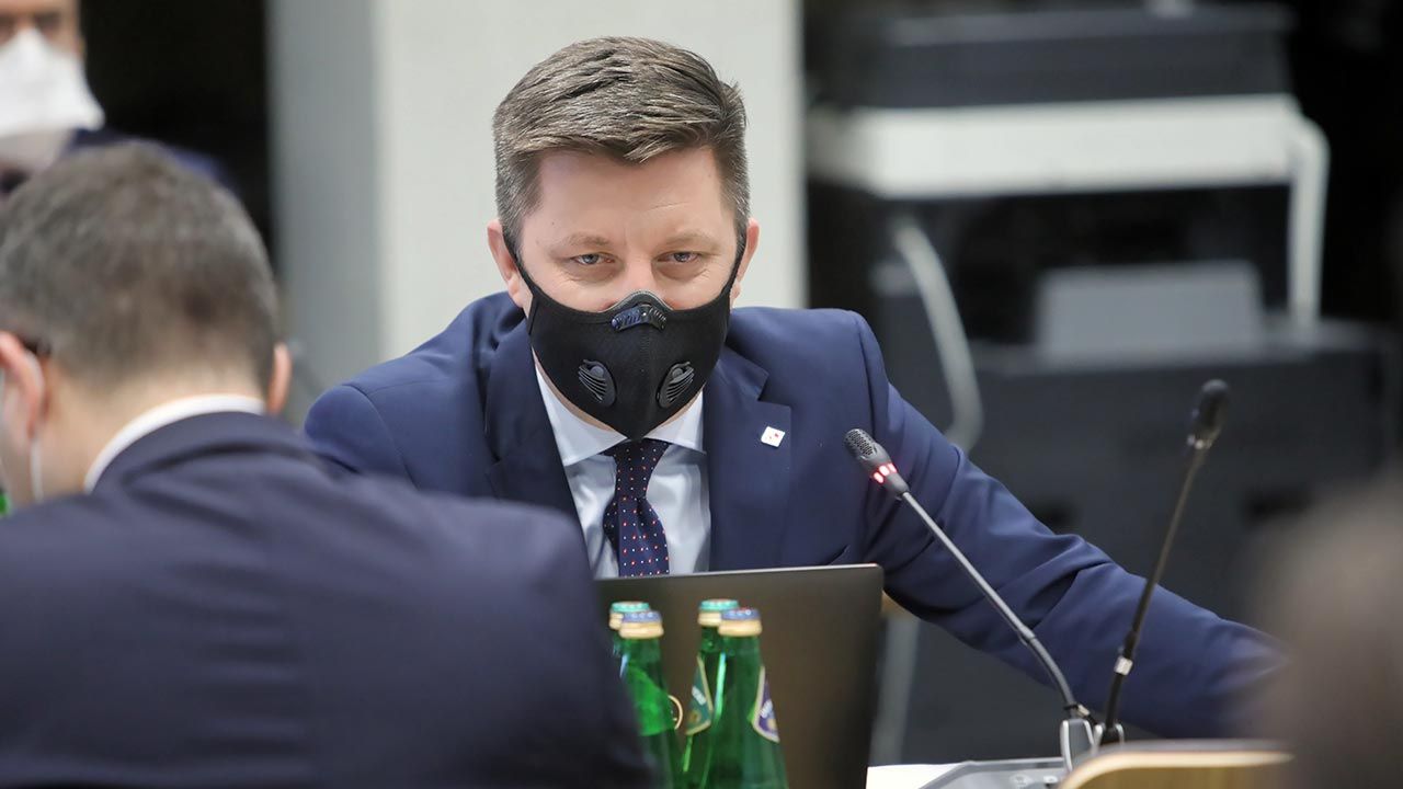 Szef KPRM Michał Dworczyk o szczepionkach przeciw COVID-19 (fot. PAP/Wojciech Olkuśnik) Szef KPRM Michał Dworczyk o szczepionkach przeciw COVID-19 (fot. PAP/Wojciech Olkuśnik)