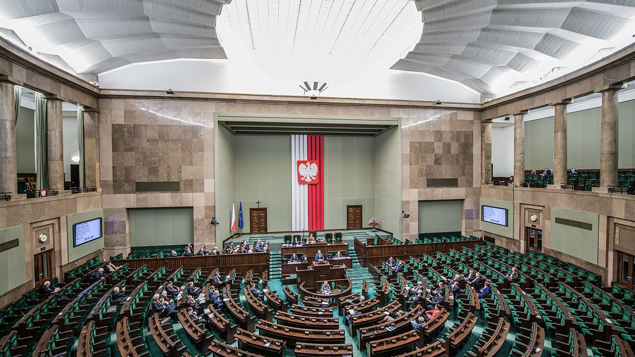 Na przełomie listopada i grudnia 81 proc. uprawnionych do głosowania zadeklarowało, że wzięłoby udział w wyborach, gdyby odbywały się w najbliższą niedzielę (fot. Shutterstock/Fotokon) Na przełomie listopada i grudnia 81 proc. uprawnionych do głosowania zadeklarowało, że wzięłoby udział w wyborach, gdyby odbywały się w najbliższą niedzielę (fot. Shutterstock/Fotokon)