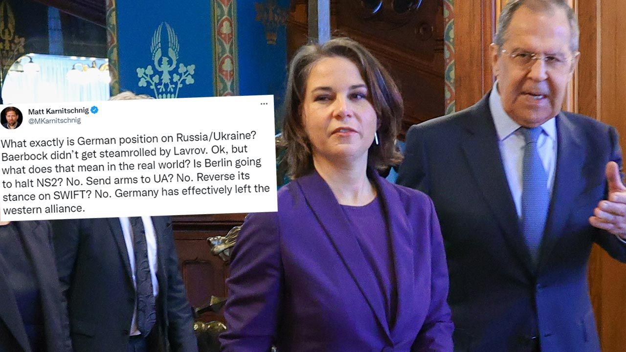 Annalena Baerbock i Siergiej Ławrow na konferencji po rozmowach w Moskwie (fot. PAP/EPA/RUSSIAN FOREIGN AFFAIRS MINISTRY HANDOUT)