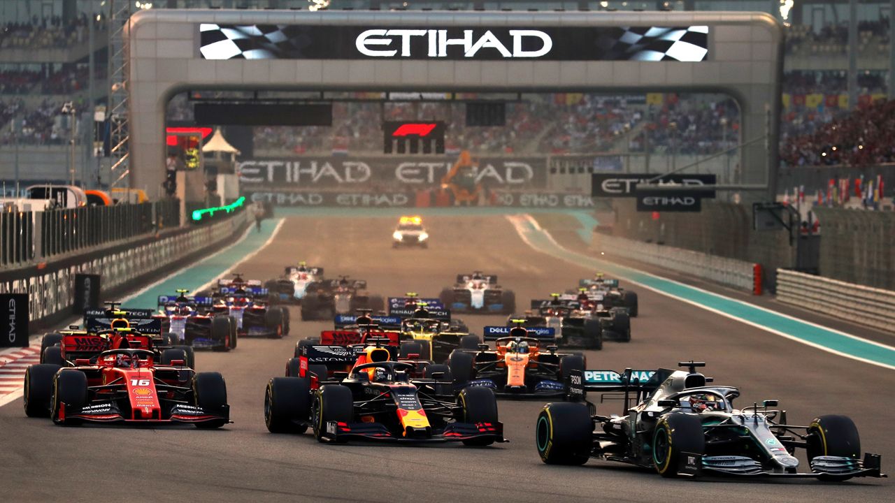 W przyszłym roku Robert Kubica nie wystartuje w F1 (fot. PAP/EPA/Srdjan Suki) W przyszłym roku Robert Kubica nie wystartuje w F1 (fot. PAP/EPA/Srdjan Suki)