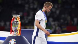 Harry Kane i wielu jego kolegów po raz drugi z rzędu przegrali finał mistrzostw Europy (fot. Getty(