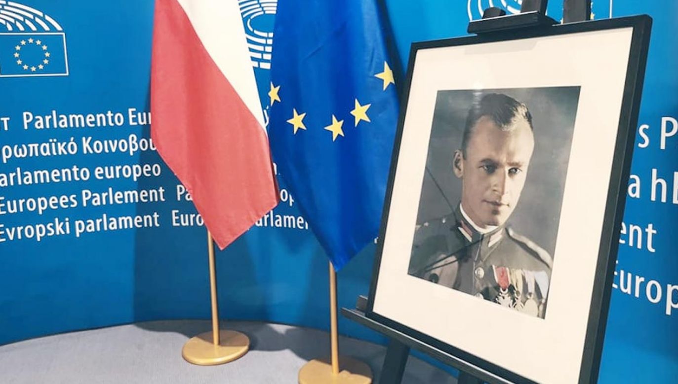 Jedna z sal w Parlamencie Europejskim w Brukseli nosi imię rtm. Witolda Pileckiego (fot. FB/Prof. Ryszard Legutko)