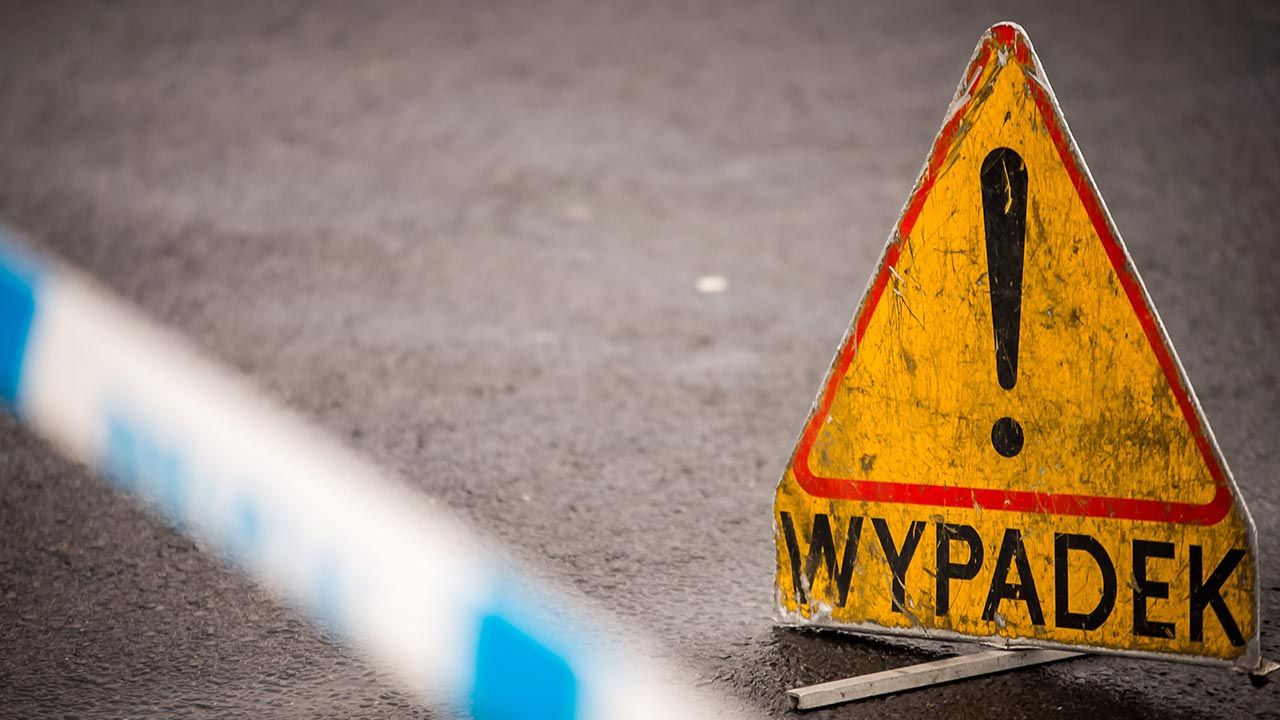 Kierowca najprawdopodobniej zasnął za kierownicą (fot. PAP/Tytus Żmijewski) Kierowca najprawdopodobniej zasnął za kierownicą (fot. PAP/Tytus Żmijewski)