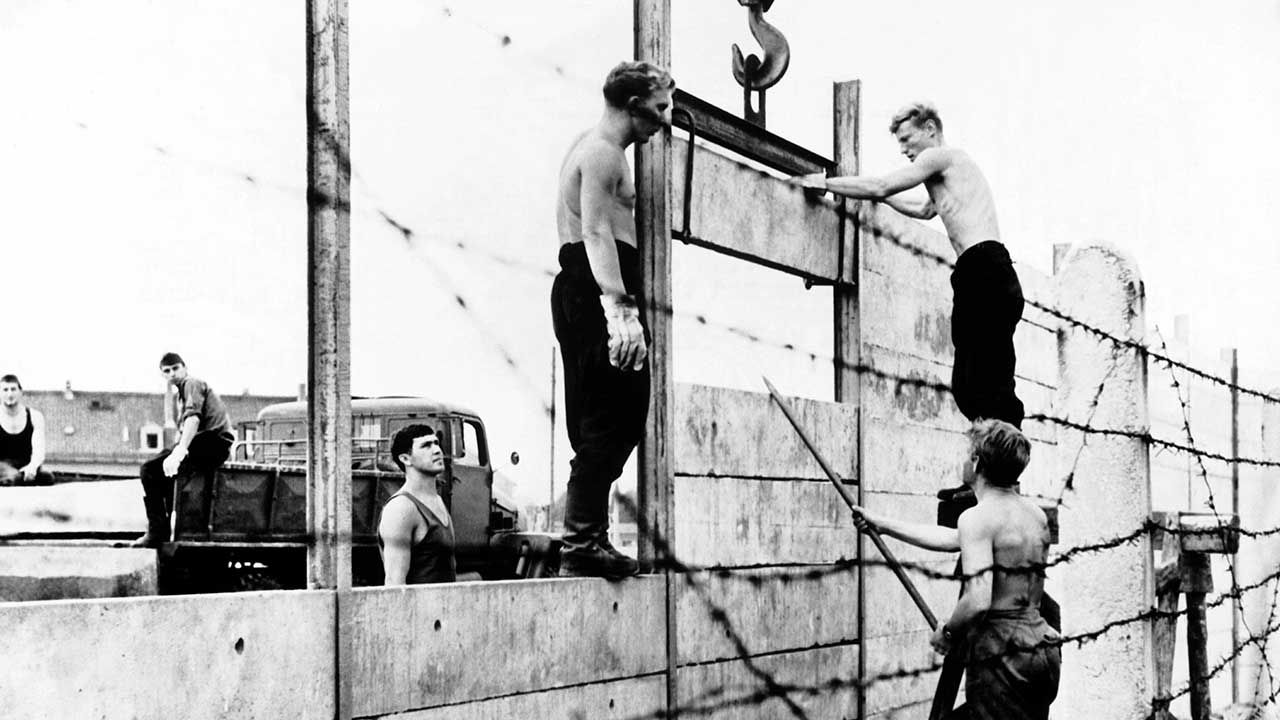 13 Августа 1961 год — начато сооружение Берлинской стены